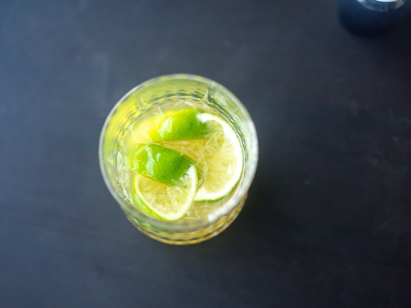 Learn How to Make Easy Cocktails to Make at Home This Weekend ClassBento